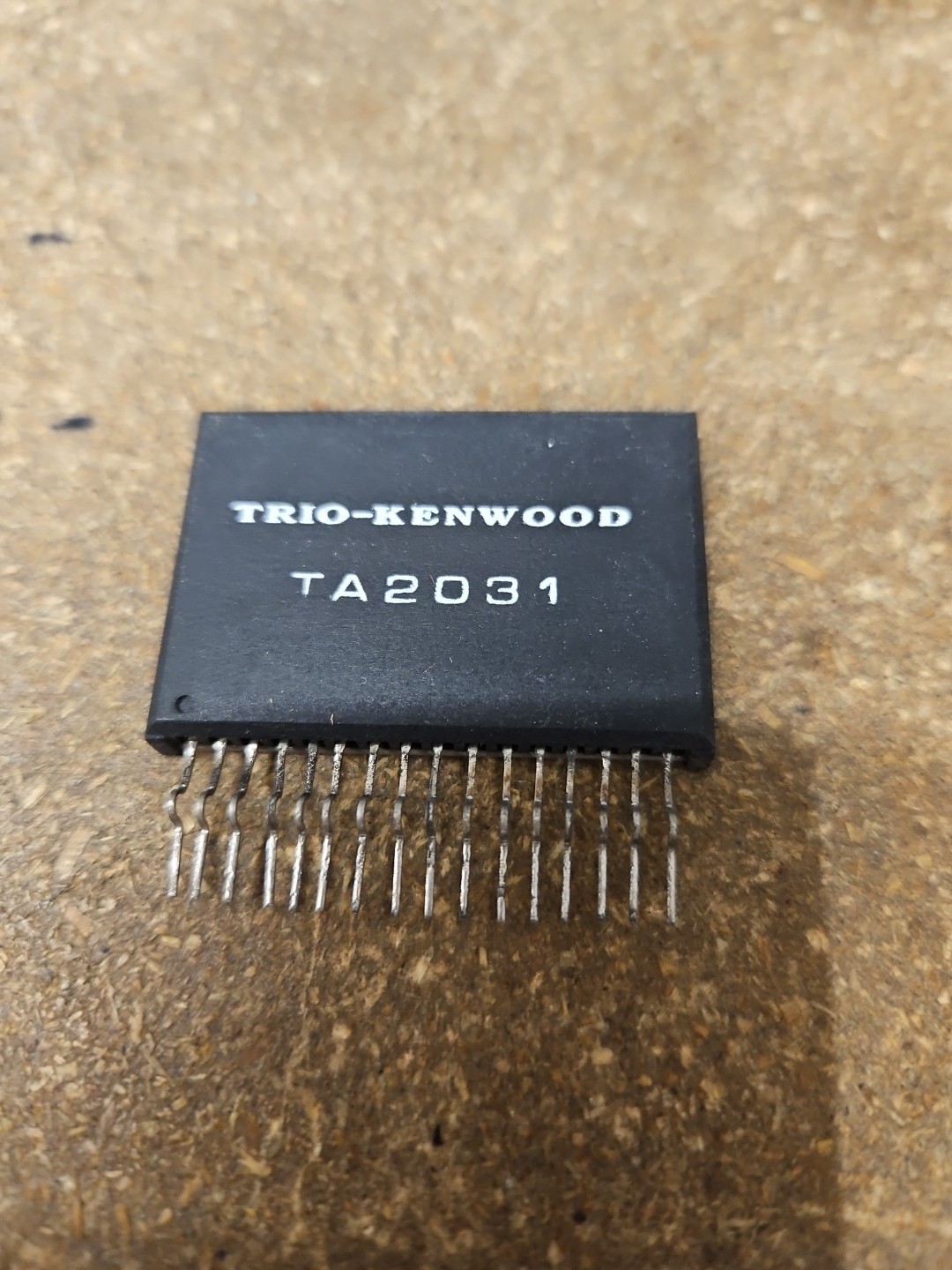 TA2031 / SIP / KENWOOD / 2 PIECES (qzty)