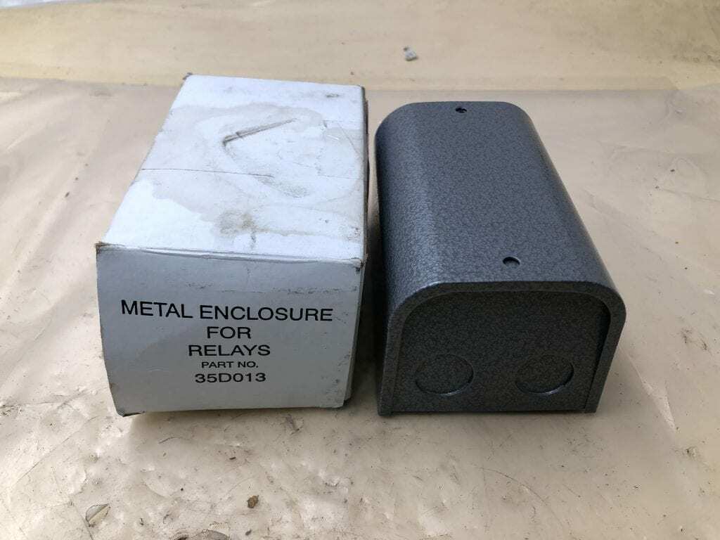 35D013 Metal Enclosure for Relays -NIB