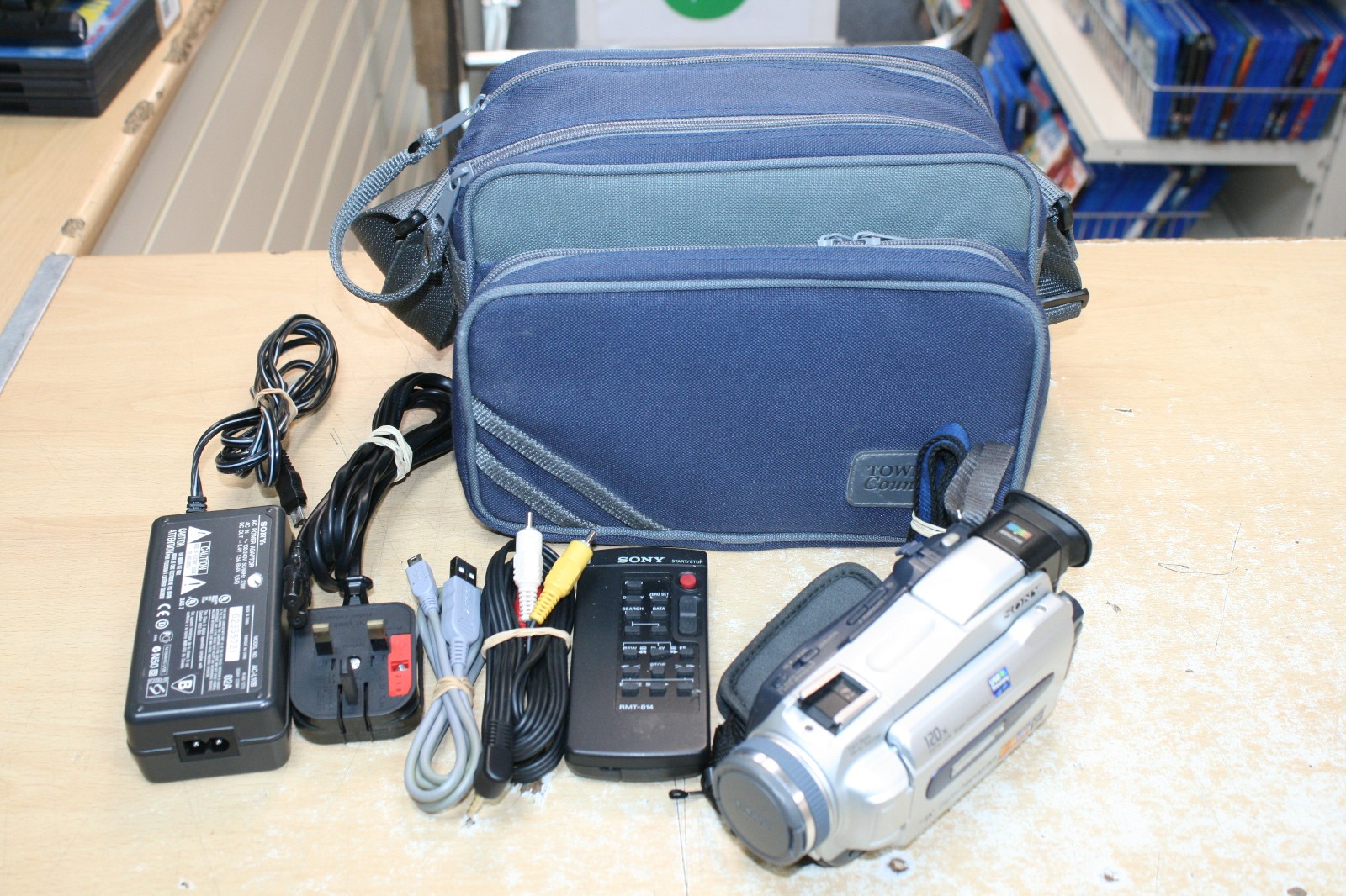 Sony Handycam DCR-TRV16E Handheld MiniDV Camcorder Silver Tested Full Set