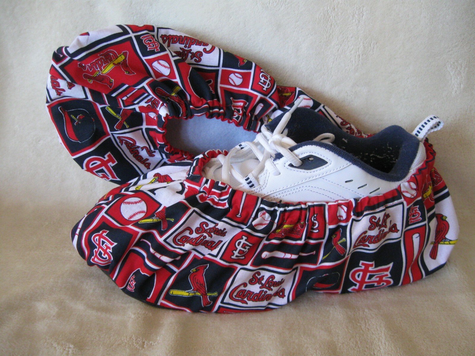St. Louis  Cardinals.  bowling shoe covers. Men's size 10-12. Cotton, vinyl sole