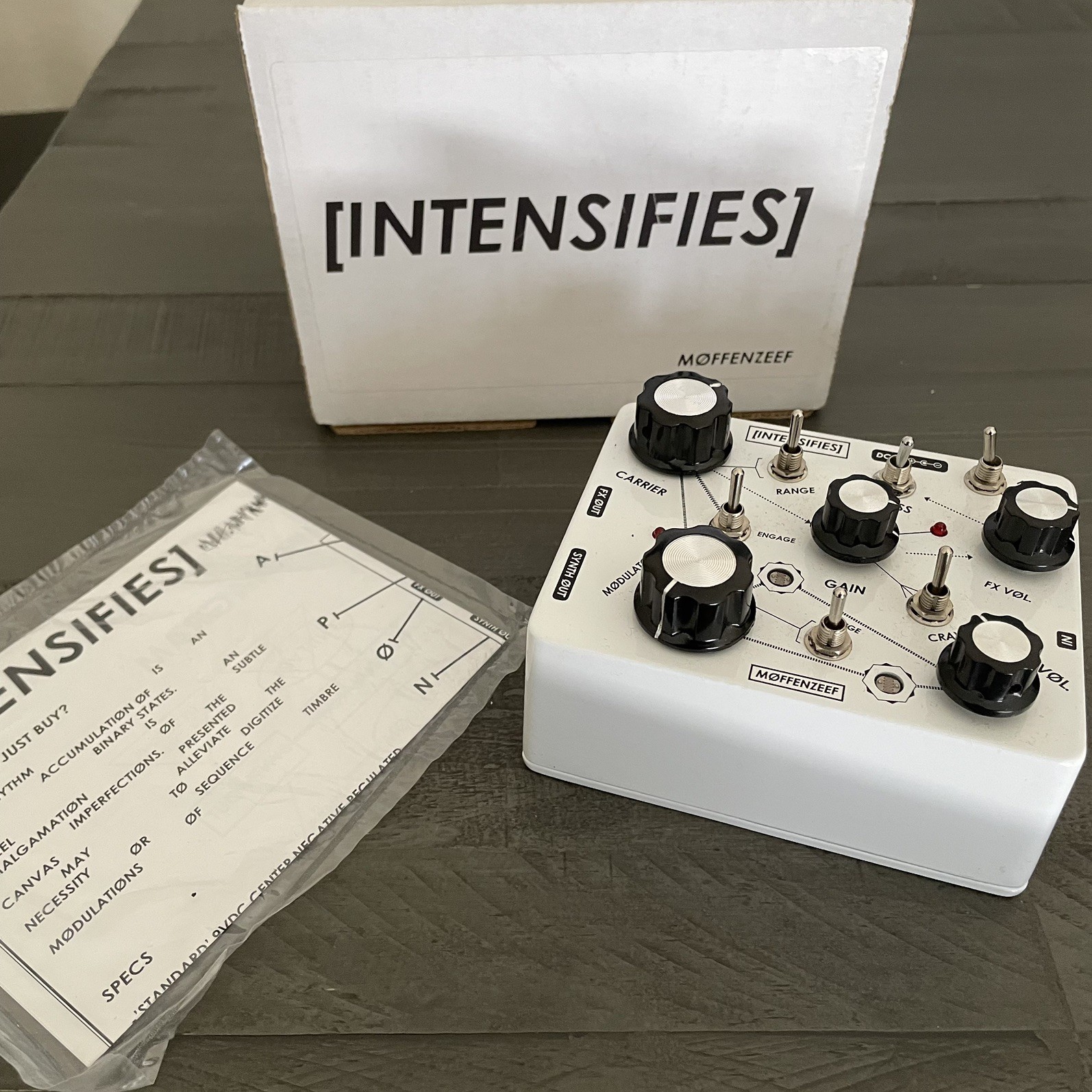 Moffenzeef Modular Stargazer MSG II [INTENSIFIES] drone noise synth effects