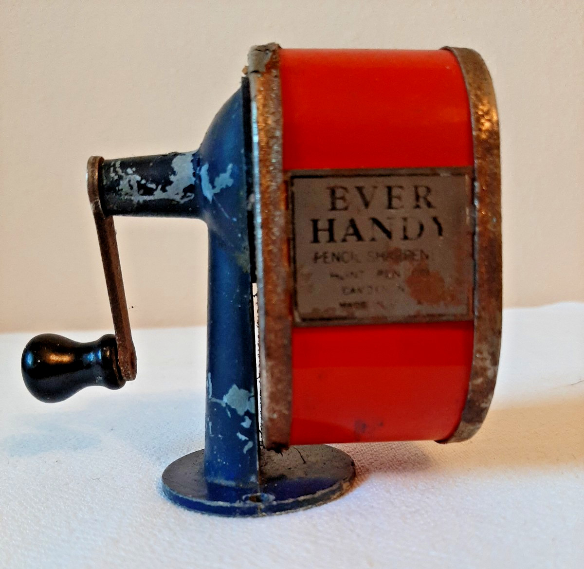 Vtg EVER HANDY Pencil Sharpener HUNT PEN CO. USA Wood Knob NICE Red Blue Colors