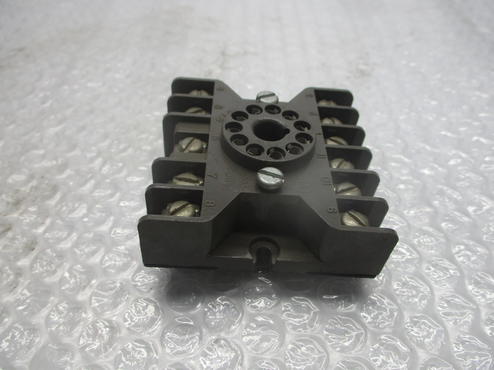 IDEC SL-611 RELAY BASE NSNP