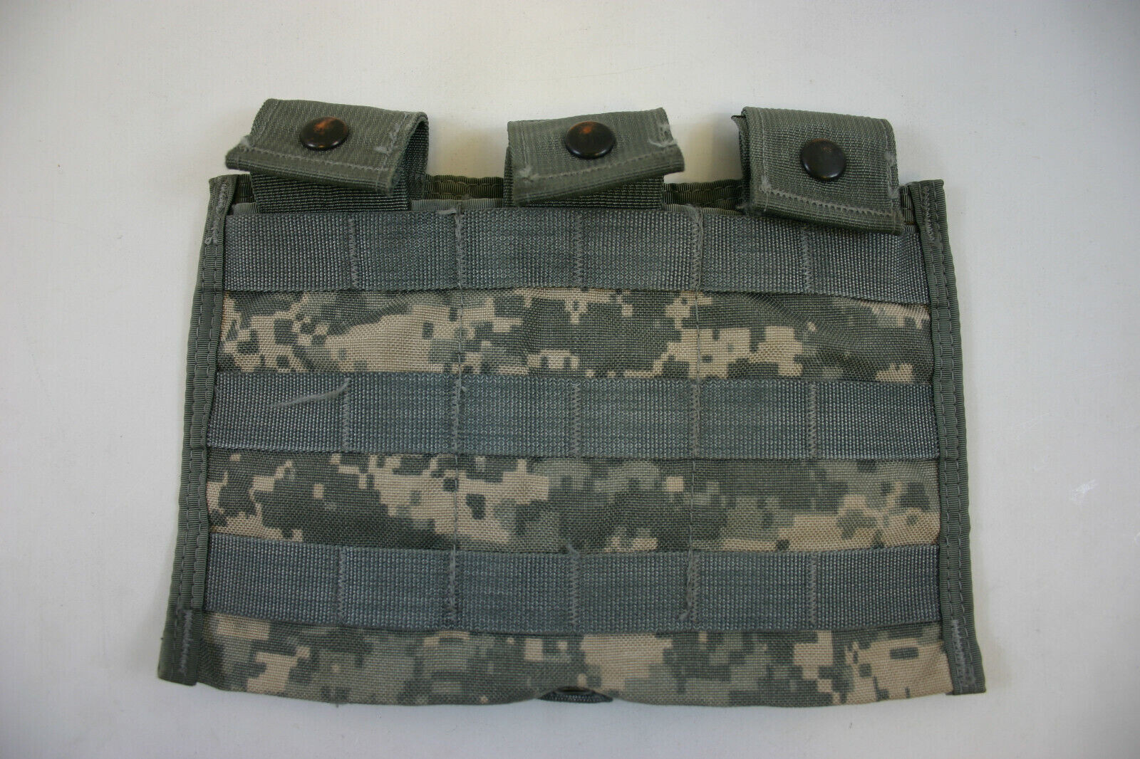 USGI US Army Molle ACU Triple Magazine Pouch 3 x 30 Side by Side 3 Mag Pouch EXC