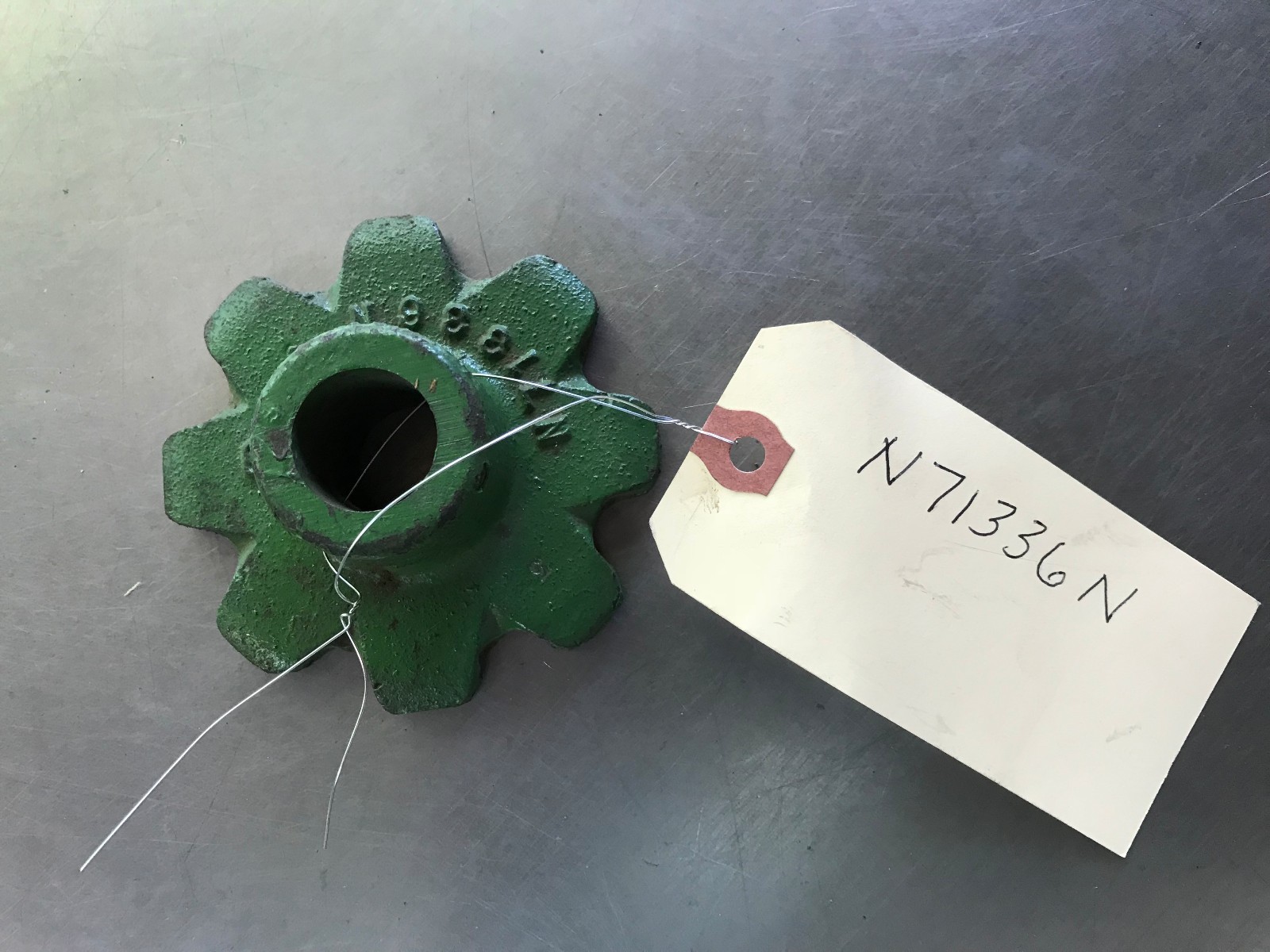 N71336  GENUINE John Deere  SPROCKET GEAR  N71336N