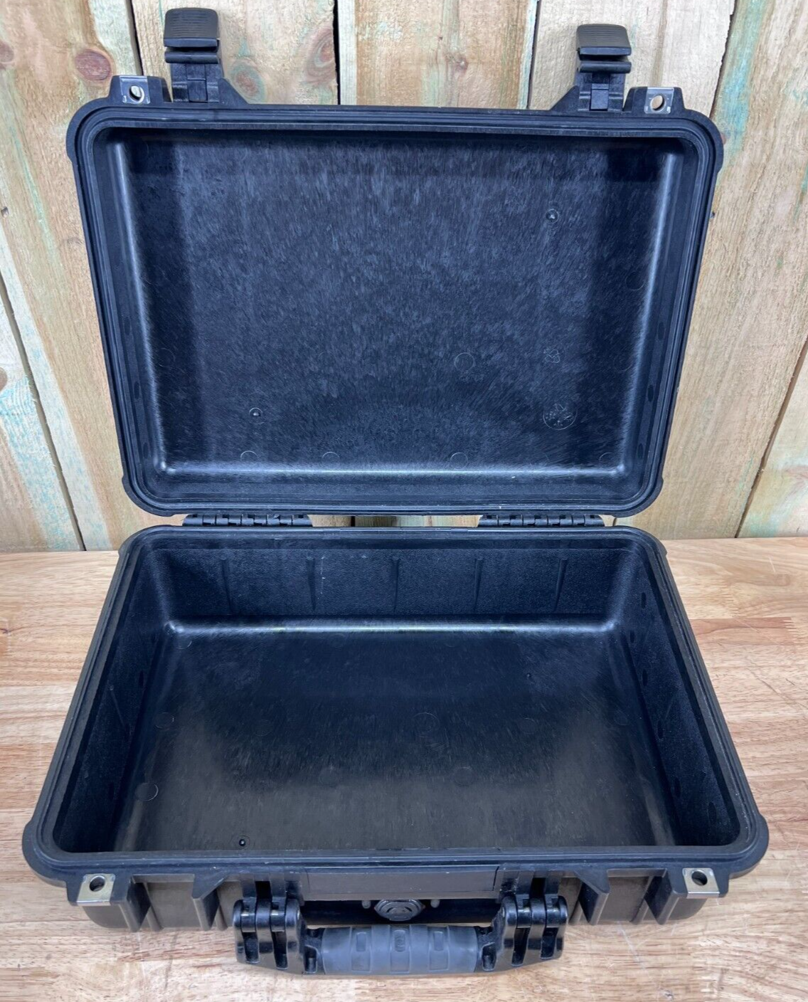 Pelican 1500 Protector Case Handheld Waterproof Good Condition AB Free Shipping