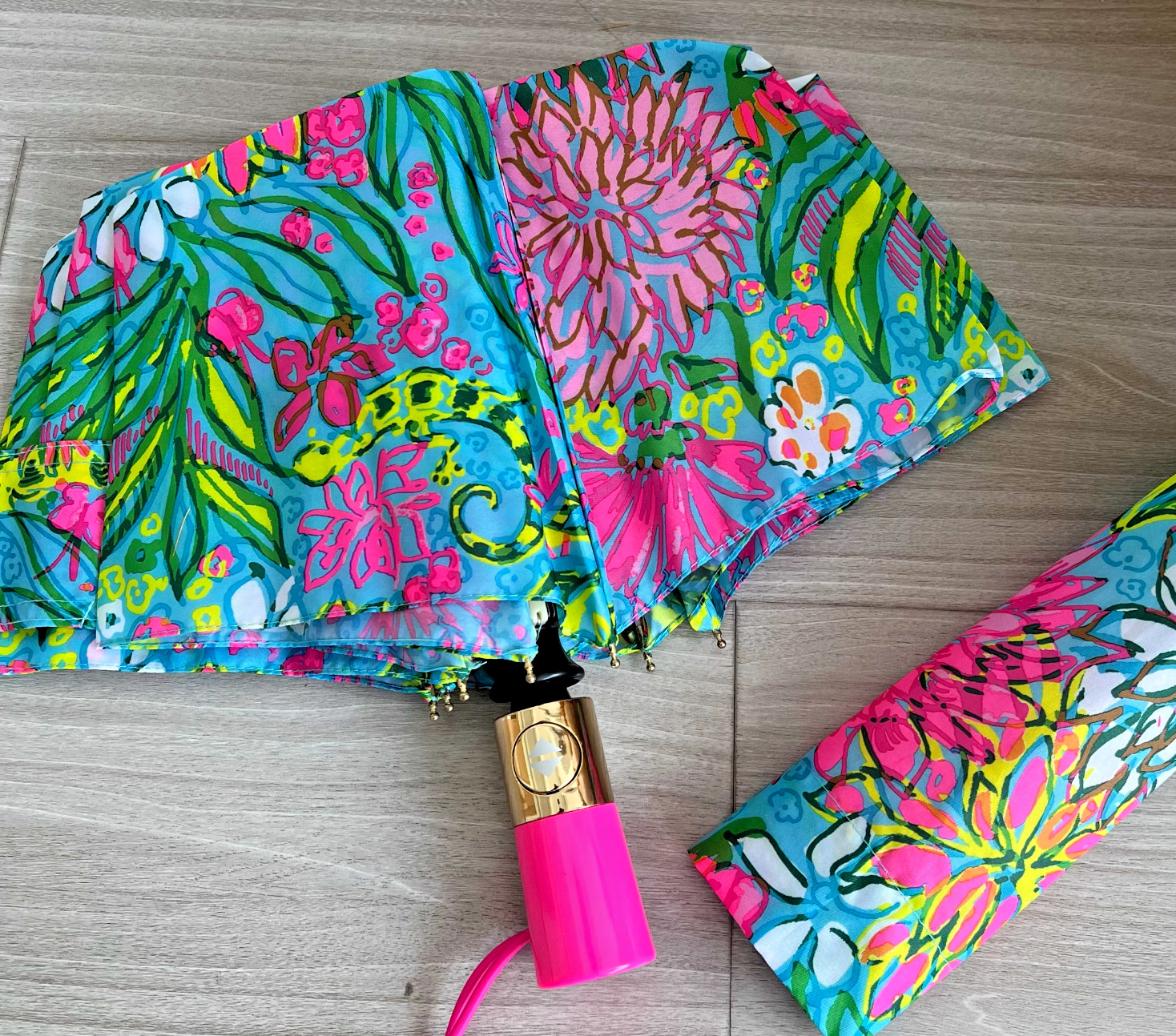 💗☔ NWT Lilly Pulitzer Folding Travel Umbrella Automatic Open & Storage Sleeve