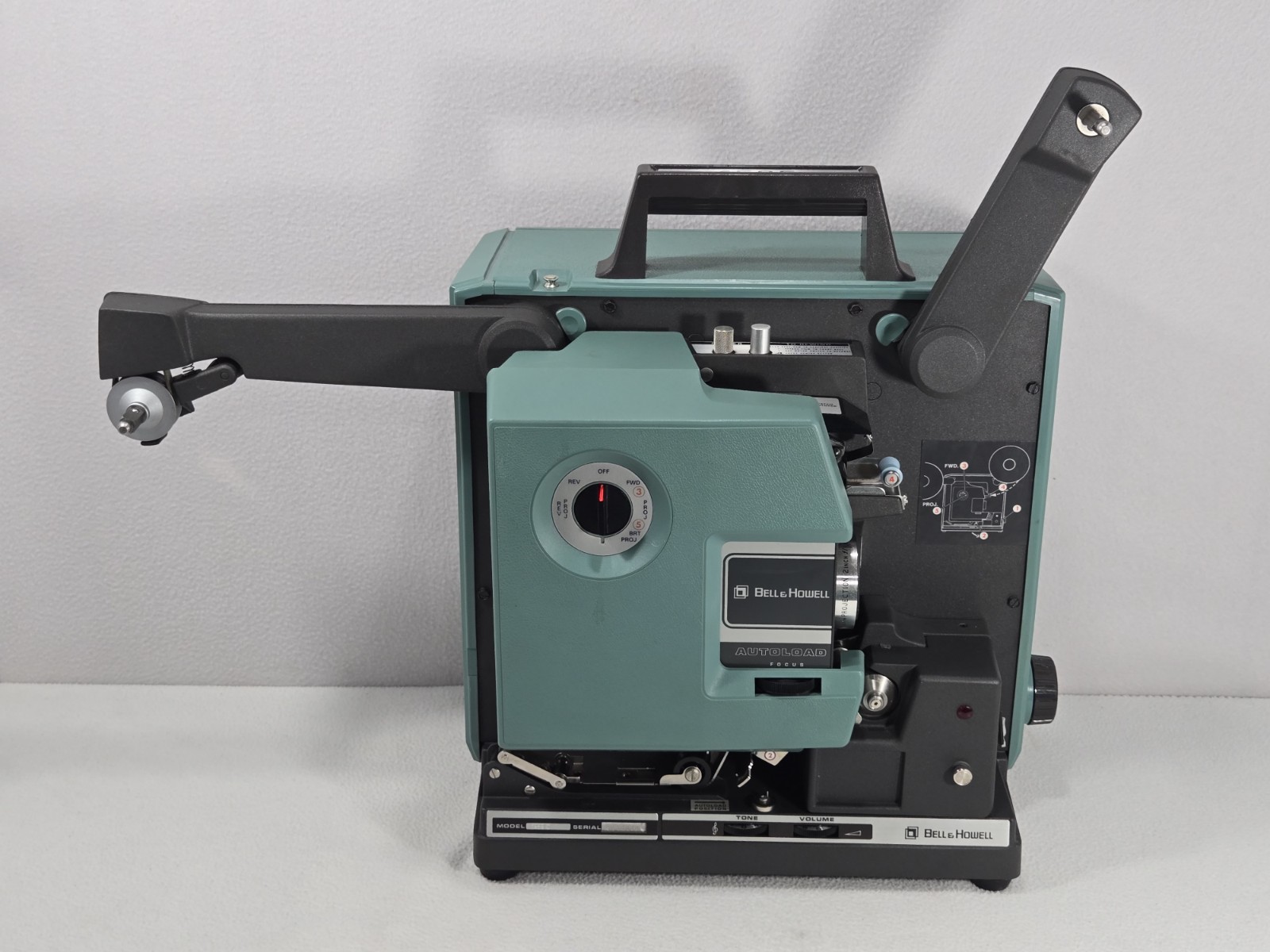 Bell & Howell 1585 C Filmosound 16mm Sound Auto Load Desktop Projector Green