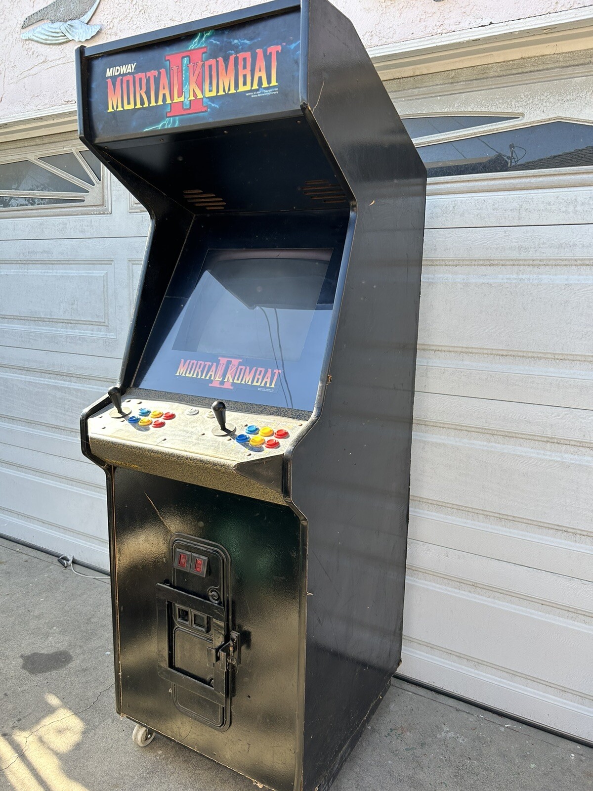 MORTAL KOMBAT II ARCADE MACHINE by MIDWAY 1993