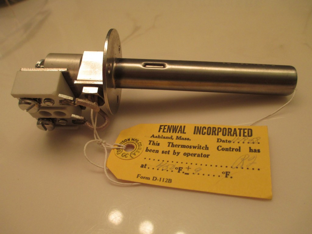 Fenwal 17323-6 Thermoswitch -100F to 600F 120/240VAC 5A/10A - New IN SEALED BAG