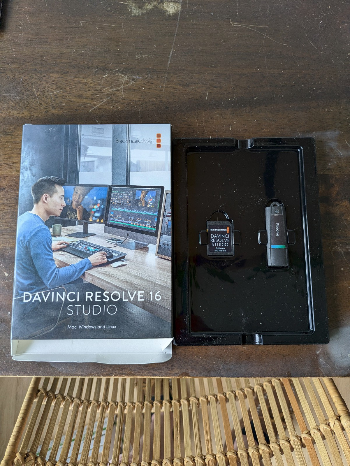 Blackmagic Design DaVinci Resolve Studio License - Dongle USB - In Box