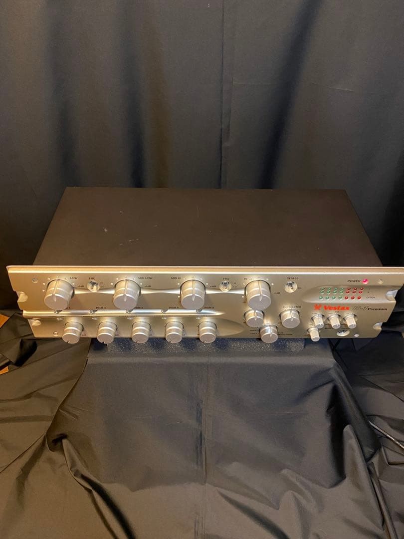 Vestax R-1 DJ Mixer