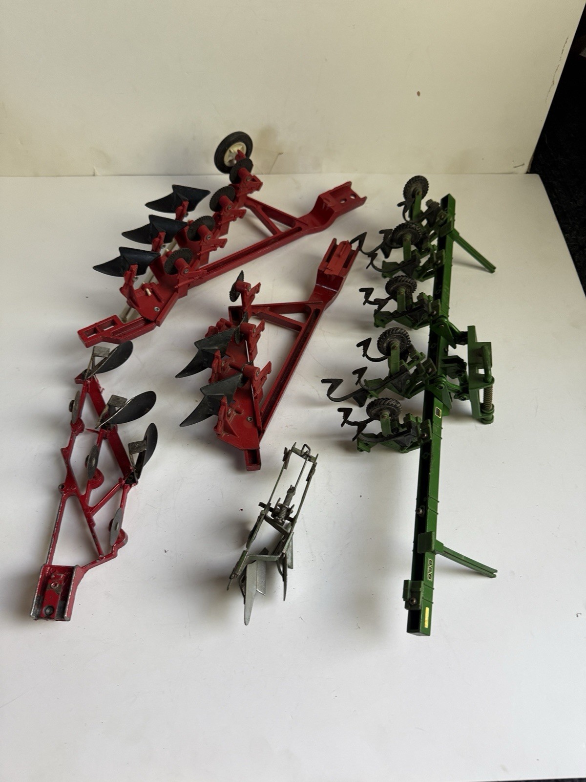 ERTL Lots International & John Deere Buttom Plow & Field Cultivator(17)