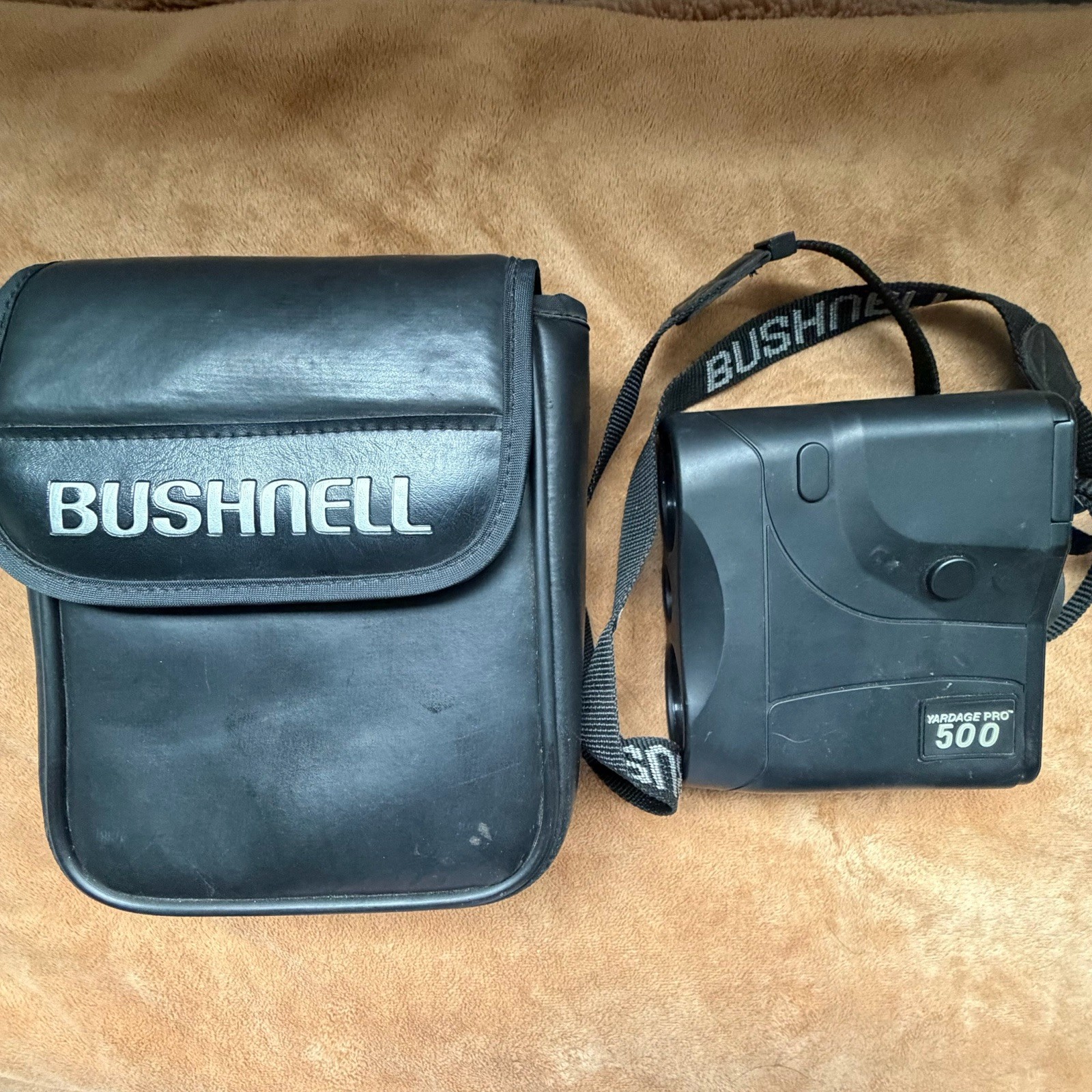 Bushnell Laser Rangefinder ~ Yardage Pro 500 ~ Made In Japan- w/case