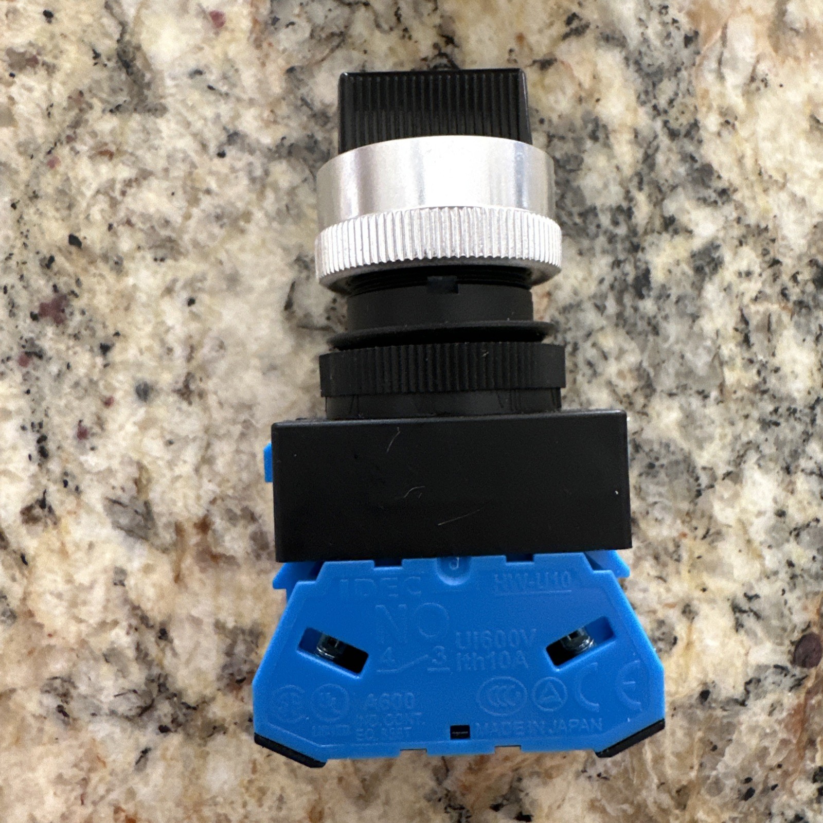 IDEC ASW211 Selector Switch For Pilot NEW + FAST SHIPPING