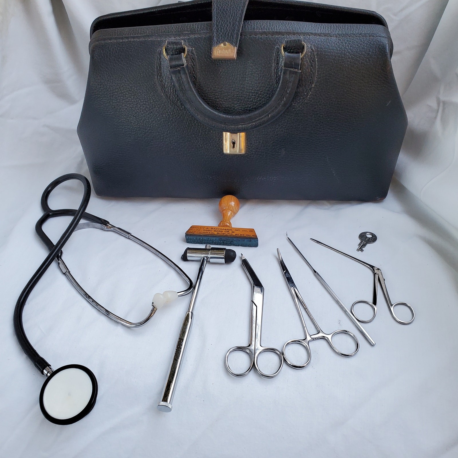 Vintage Schell BLK Leather Doctors Bag with Medical Instruments & Stethoscope