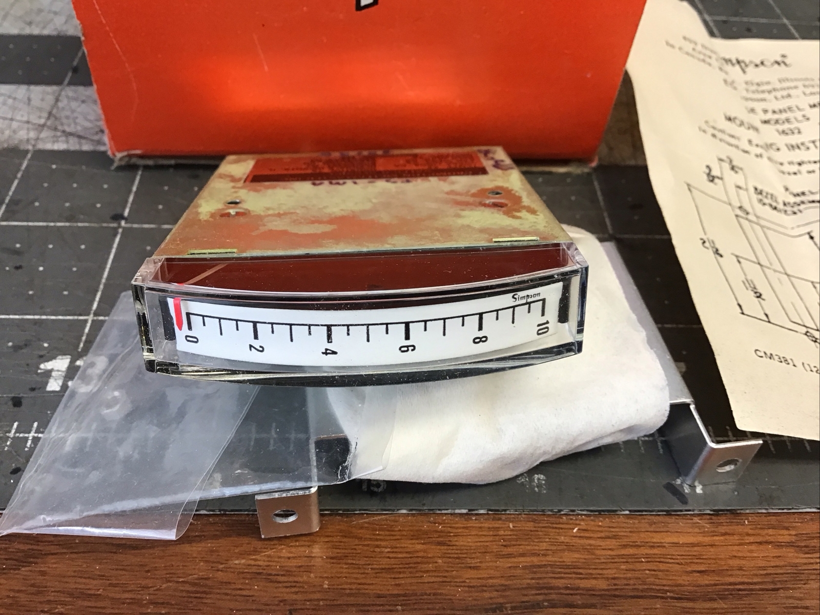 Simpson Electric Co. A.C. Voltmeter Model Panel Meter 1622 (LK03O)
