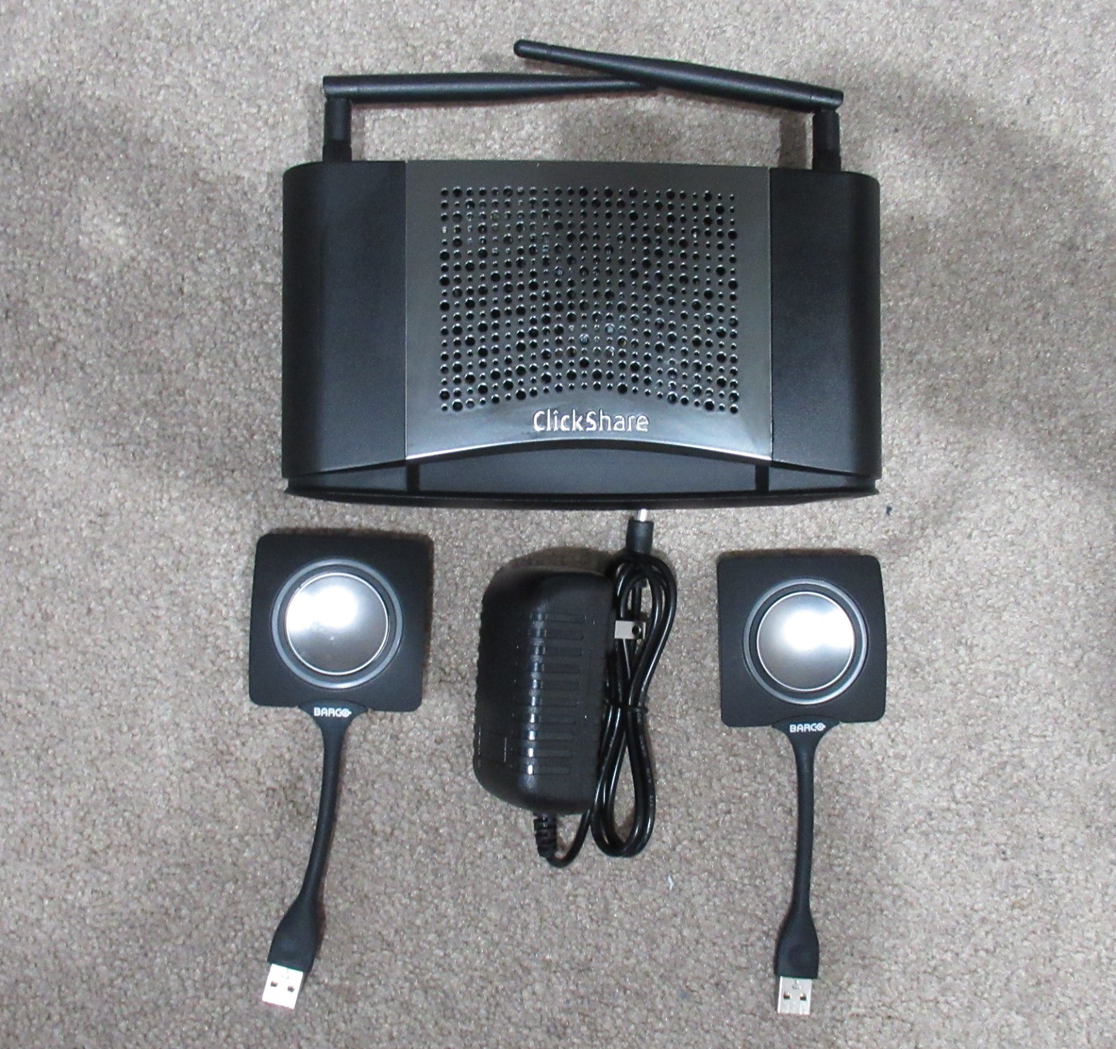 BARCO ClickShare CSE-200 Presentation System Model# R9861520 w/ Two Buttons