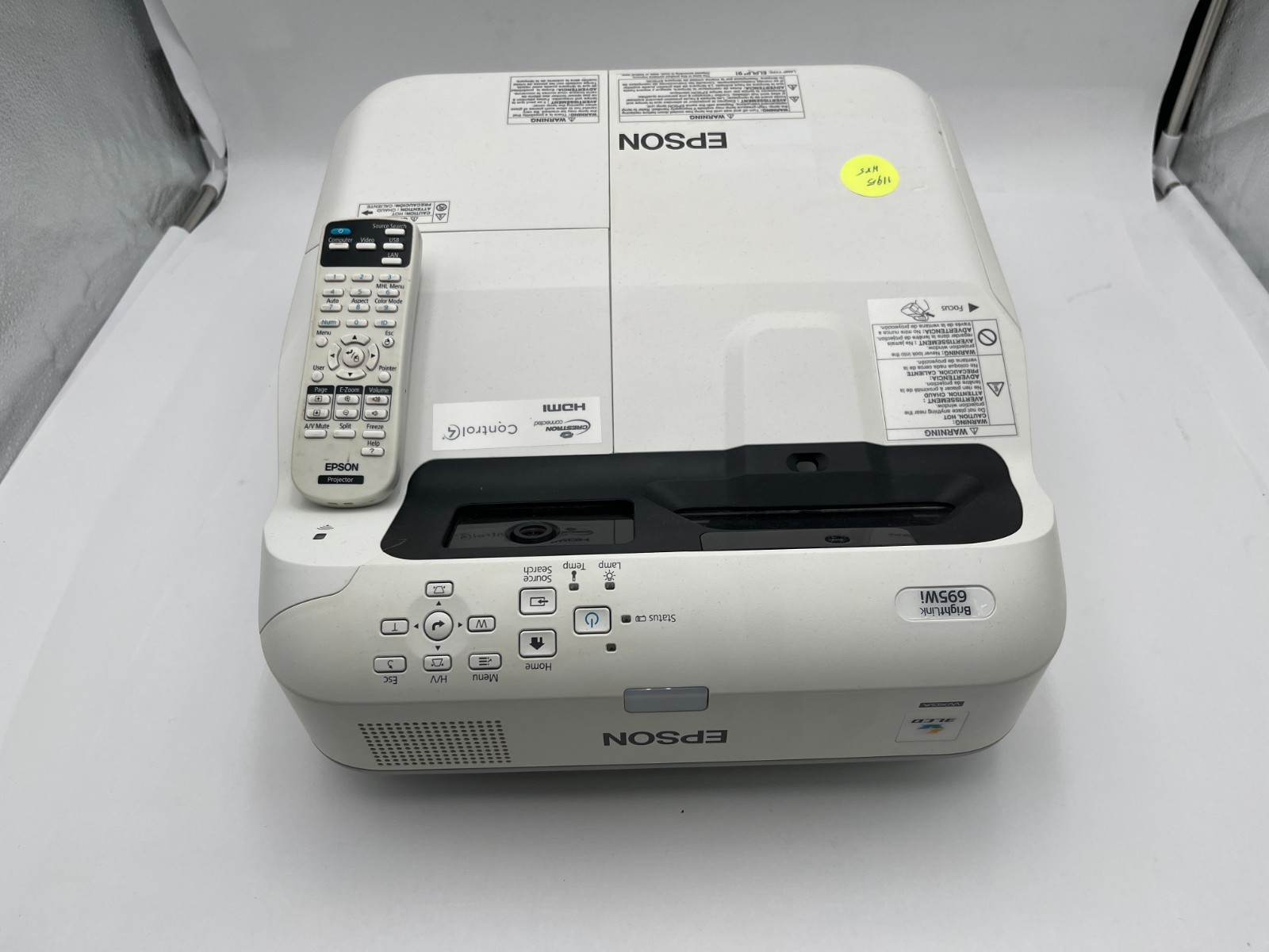 Epson BrightLink 695Wi Short-Throw 3LCD 3500 Lumens  HDMI W/ Remote 759 HOURS