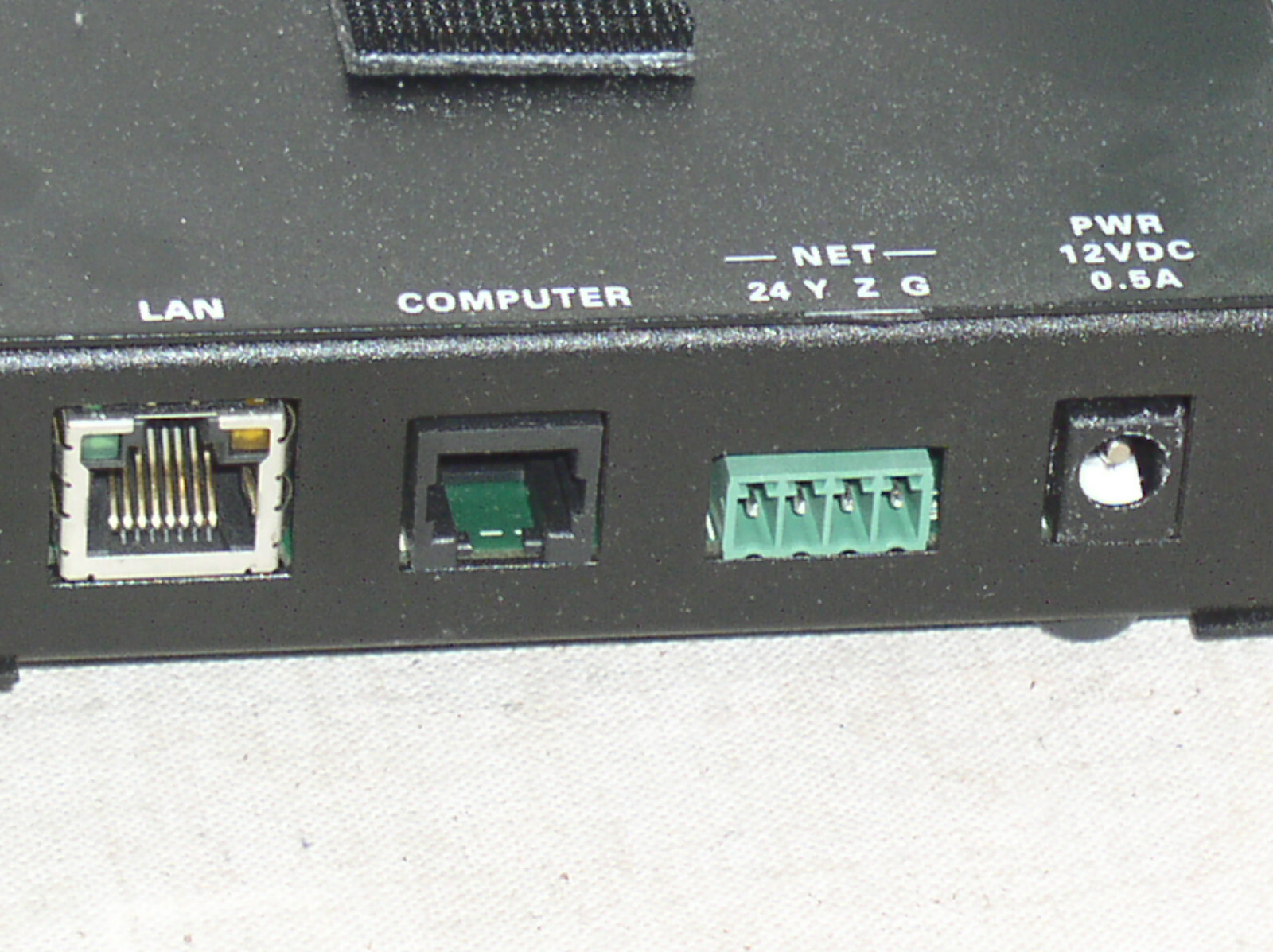 2 GOOD USED CRESTRON CEN-HPRFGW EXTENDED RANGE RF WIRELESS GATEWAY WITH ANTENNA