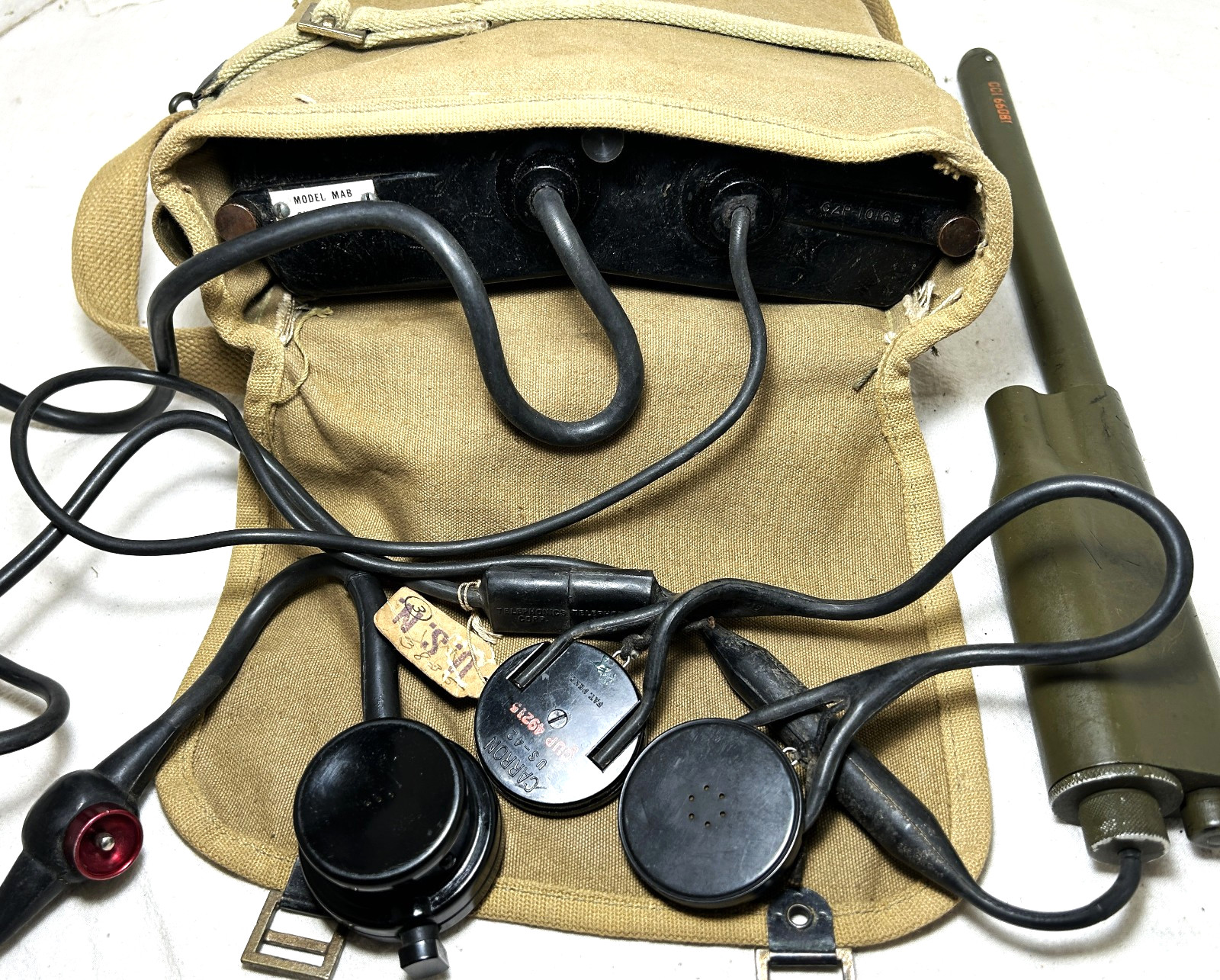 WW2 MAB Portable Radio Transceiver W/ Satchel/Pack Mic Headphones & Antenna