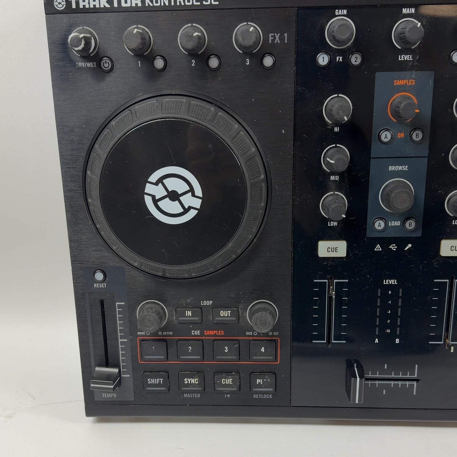 Native Instruments Traktor Kontrol S2 2-channel DJ controller