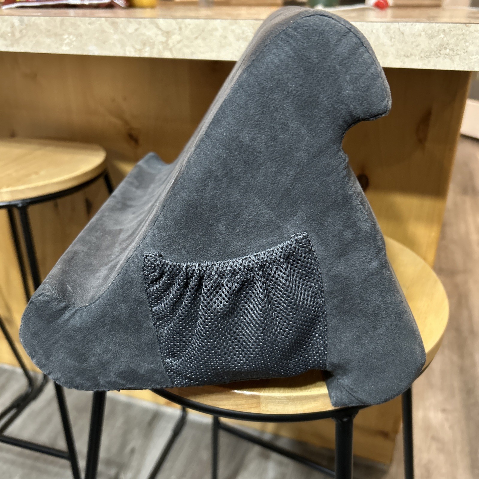 Black Pillow Pad Multi-Angle Soft Tablet Stand Side Pocket Great Condition