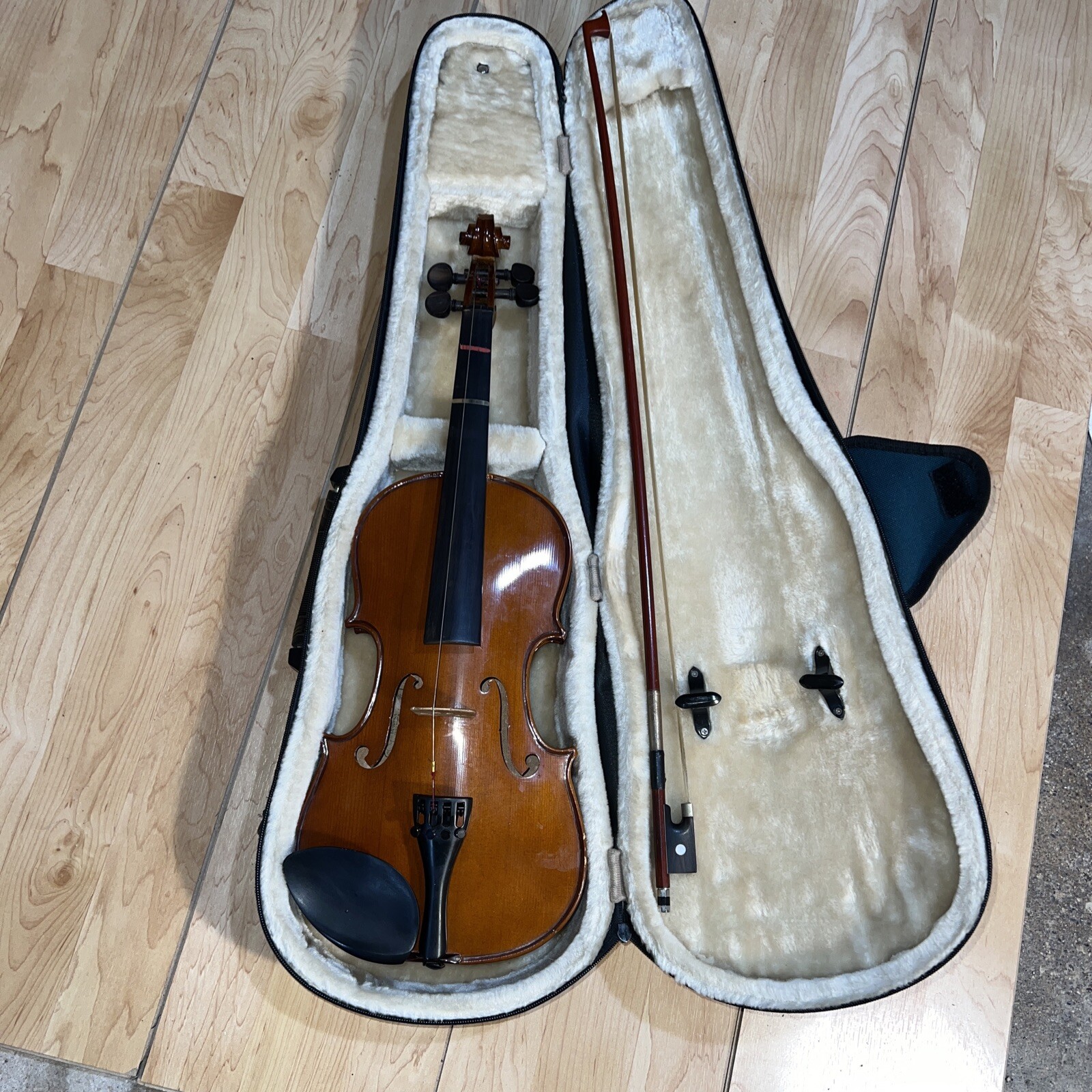 Violin w/ Case and Bow Palatino Model VN-650 3/4 Needs Strings Read