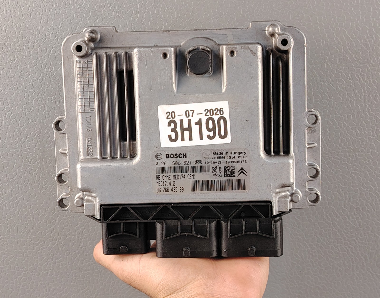 Peugeot RCZ Citroen DS3 Engine Control MODULE UNIT ECU ECM 0261S06621 9676643580