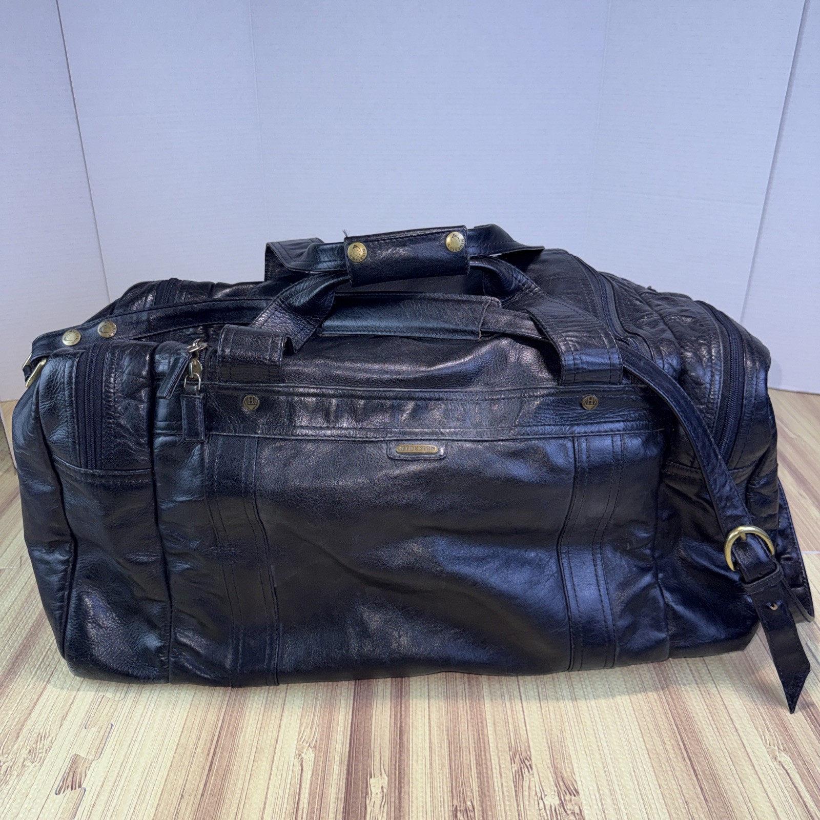 Hidedesign Leather Duffel Bag Black Weekender Shoulder Strap Compartments India