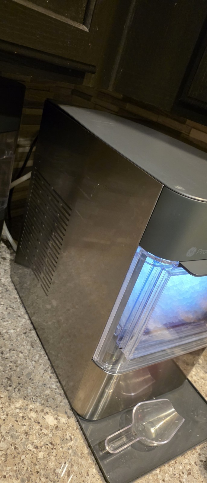 GE ICE MAKER 🧊