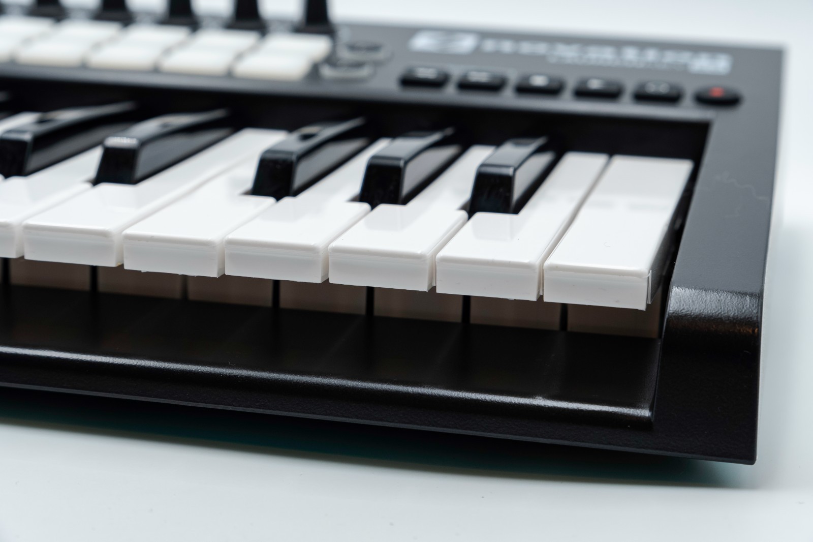 Novation Launchkey 25 MK2 w/ USB Cable