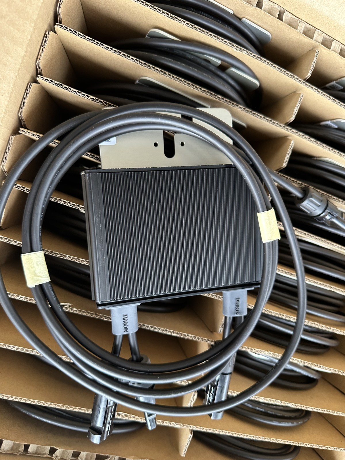 NIBox  20 Pack ~ SOLAR EDGE S SERIES POWER OPTIMIZER MODEL S440 ARRAY PANEL NEW
