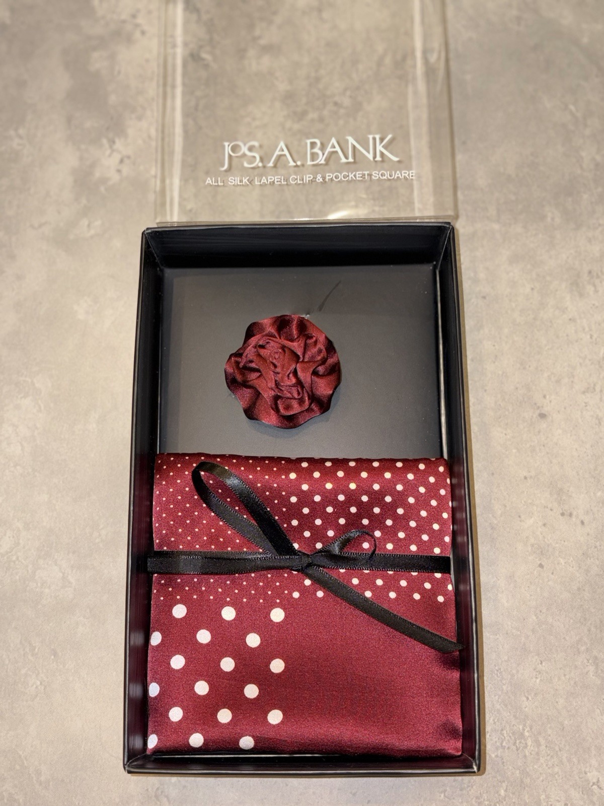 Jos A Bank Mens Wine Polka Dot 100% Silk Pocket Square & Lapel Clip Set #0232