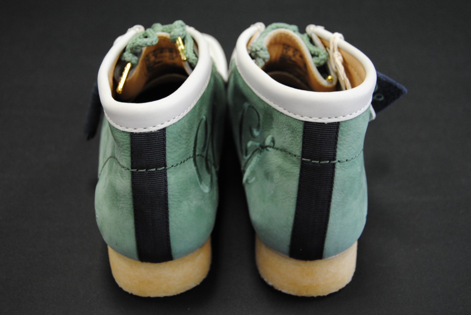 [26165078] NEW MEN'S CLARKS WALLABEE BOOTS VARSITY PACK VCY GREEN NUBUCK CL76