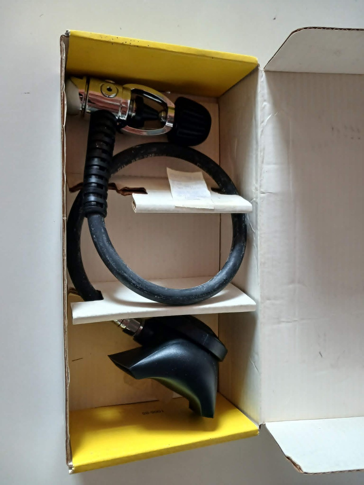 US Divers Aqua Lung Conshelf SE2 Regulator Vintage UNUSED w/ Box & Receipt