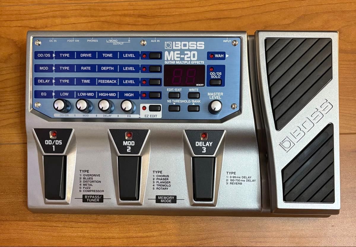BOSS ME-20 Guitar Multi-Effects Processor Excellent Japan