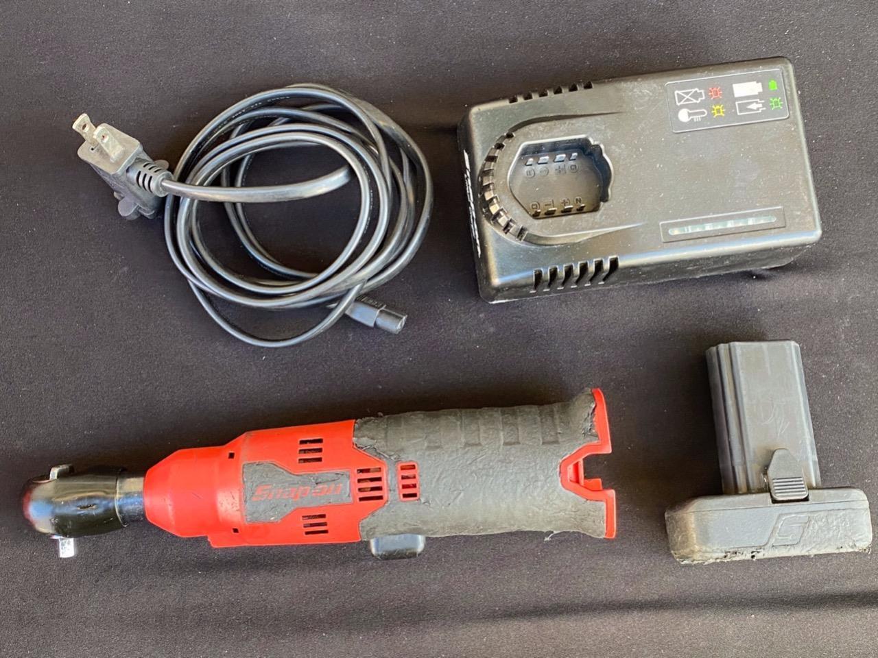 SNAP-ON 14.4V MICROLITHIUM CORDLESS RATCHET KIT(CTR714AK2)MISSING A BATTERY-USED