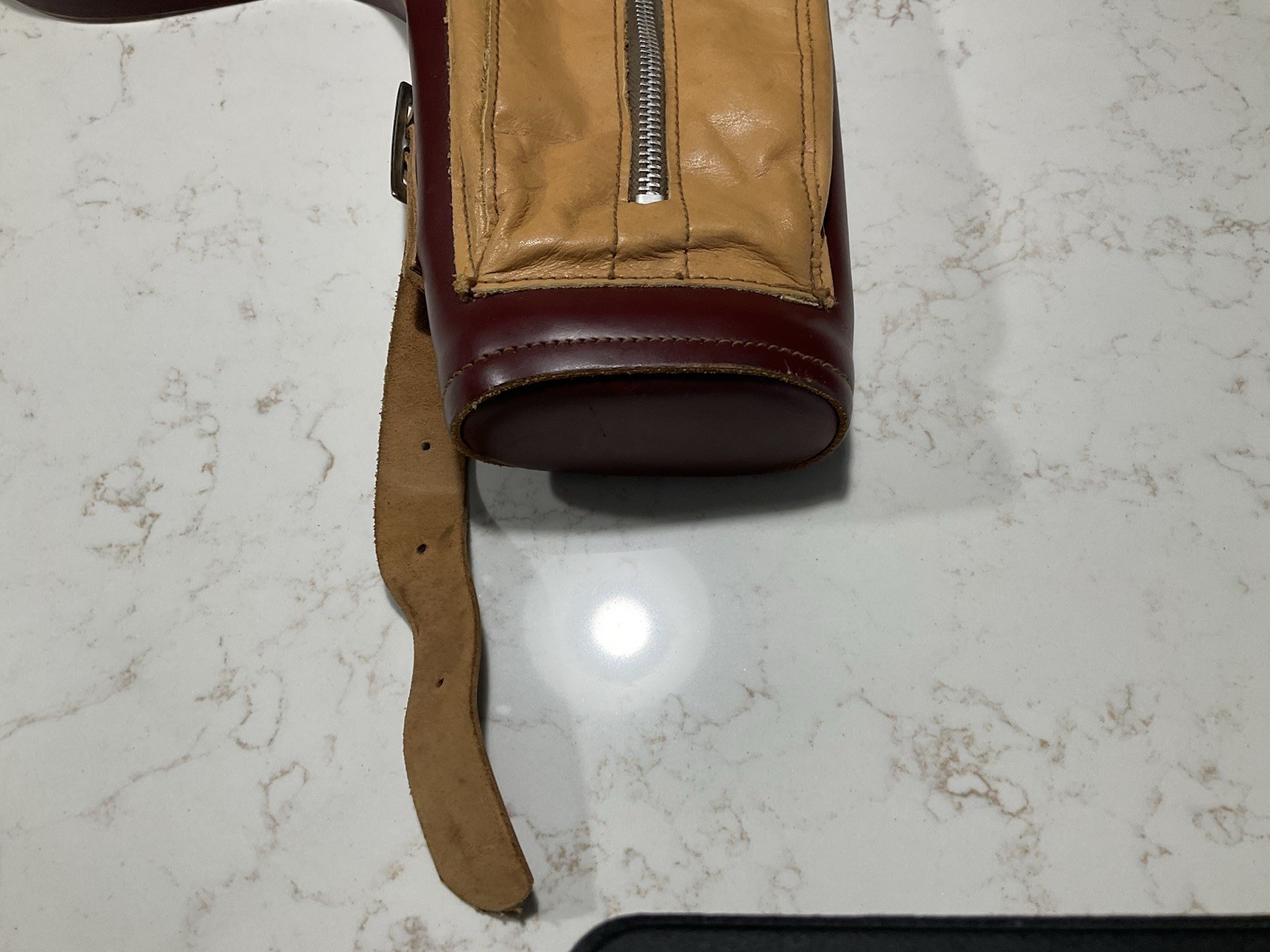 AMERICAN ARCHERY QUIVER - GENTLY USED - BOW