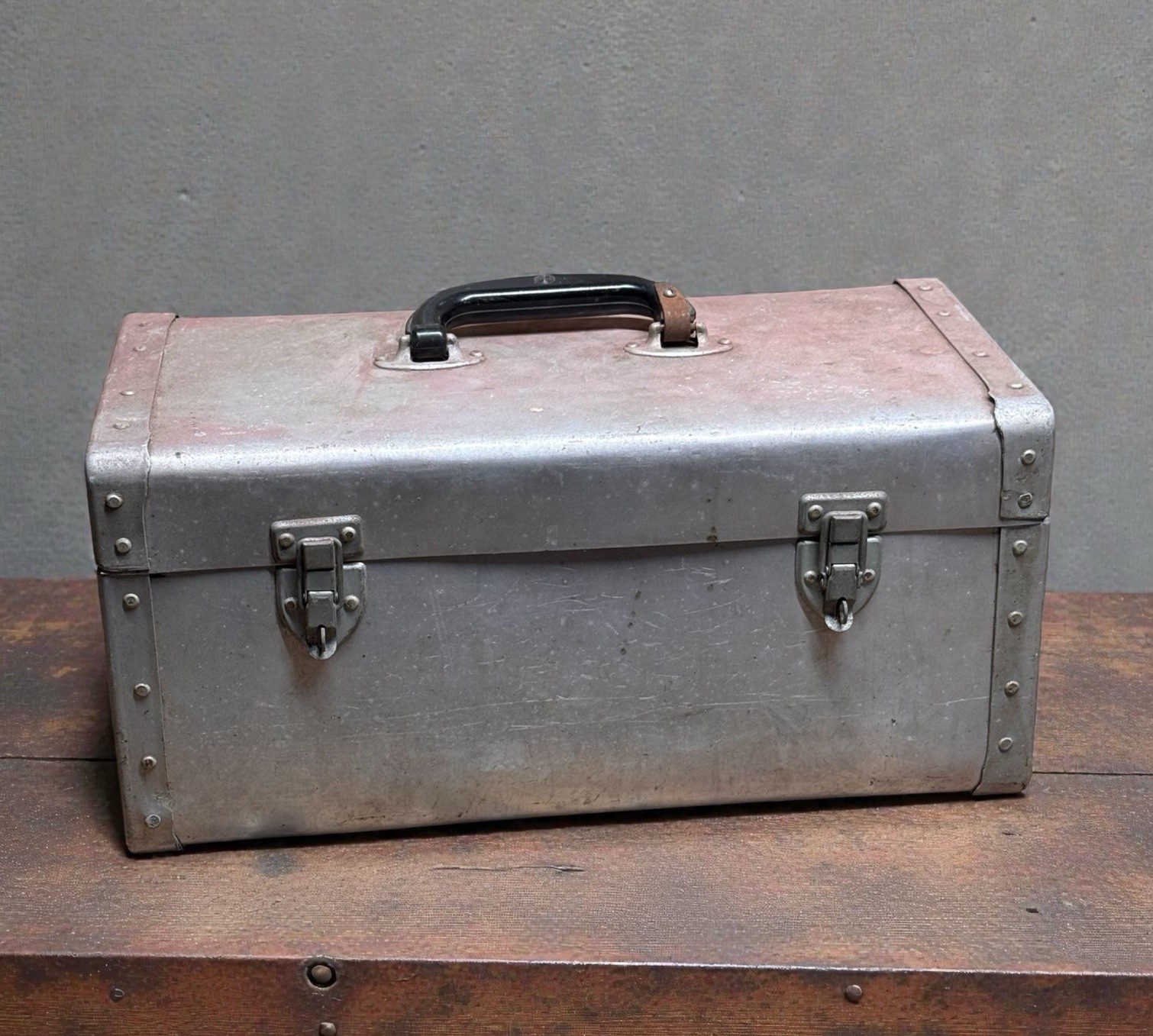 Vintage Aluminum Metal Silver Patina Tackle Box Tool Box Arts Crafts Storage