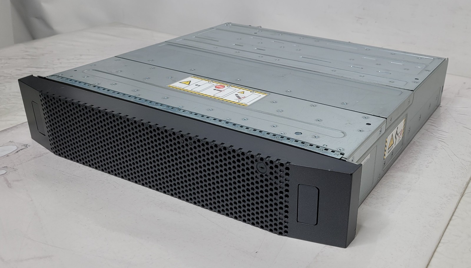 EMC Model BPE25 - 2.5in 25 Drive Bay Mini SAS RJ45 Storage Array No HDDs