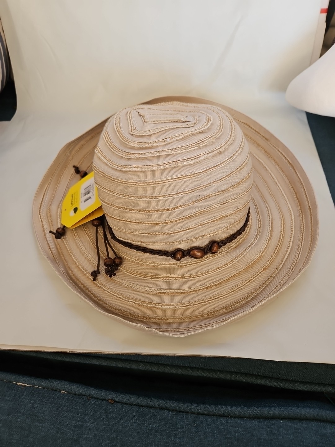 sunday afternoon womens Vineyard Hat Size Medium Tan New