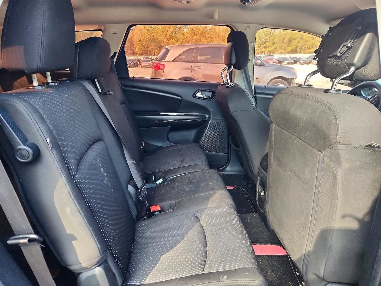 JOURNEY 2015 Glove Box 4984169