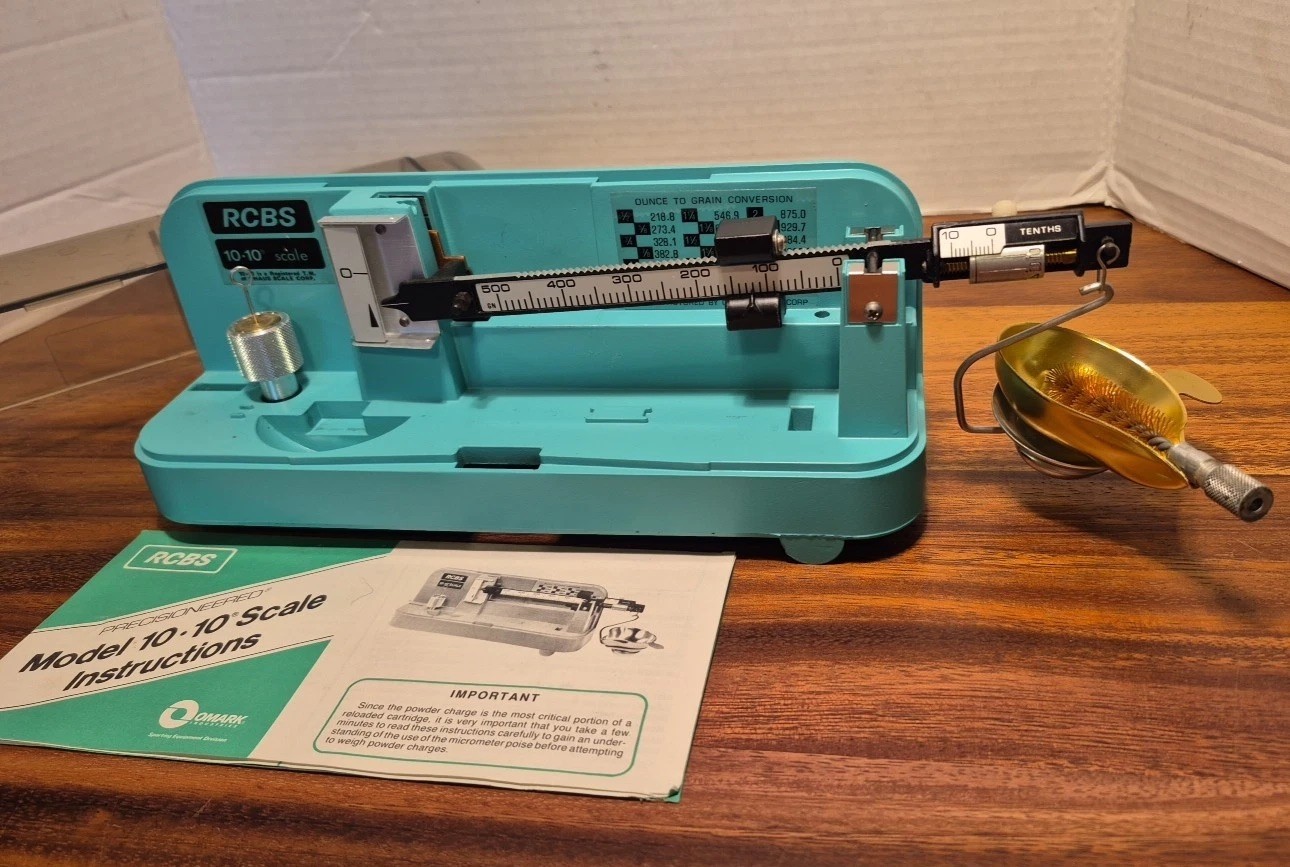 Vtg RCBS Model 10-10 Reloading Beam Scale + Lee Priming Tool + RCBS Funnel