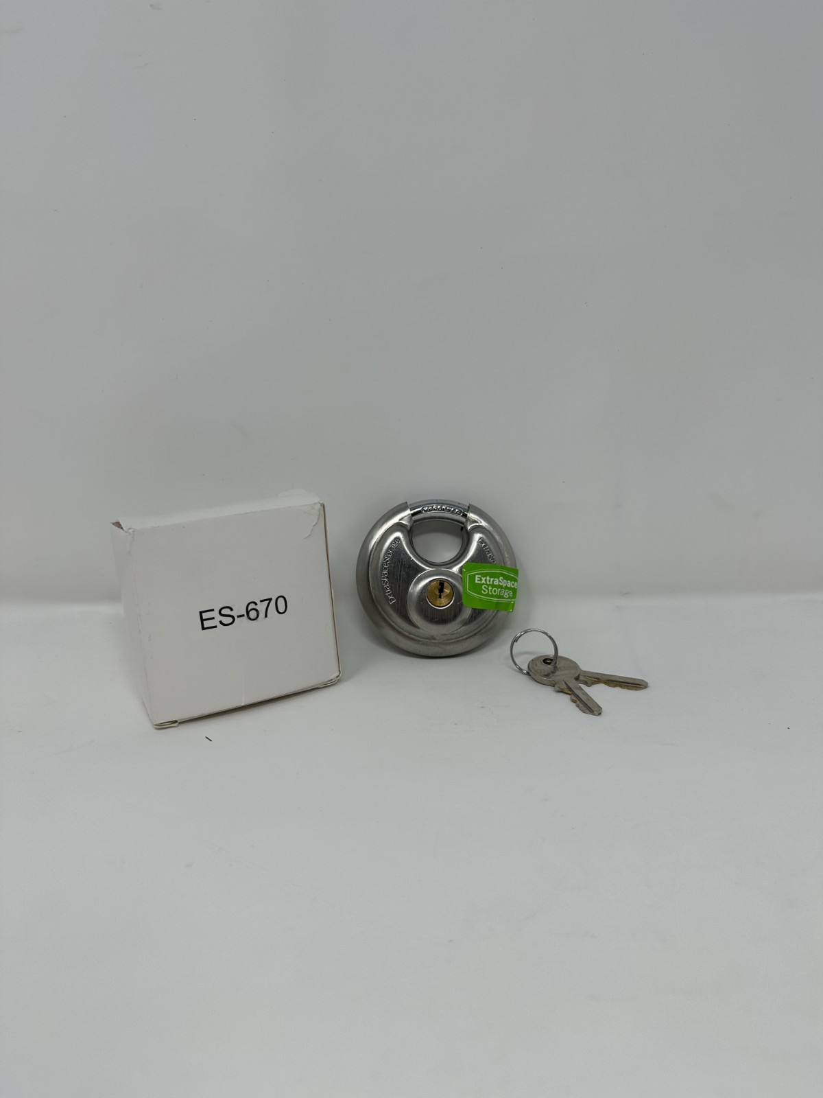 Master Lock Stainless Steel Disc Padlock w/ 2 Keys New Unused Minor Shelf Wear