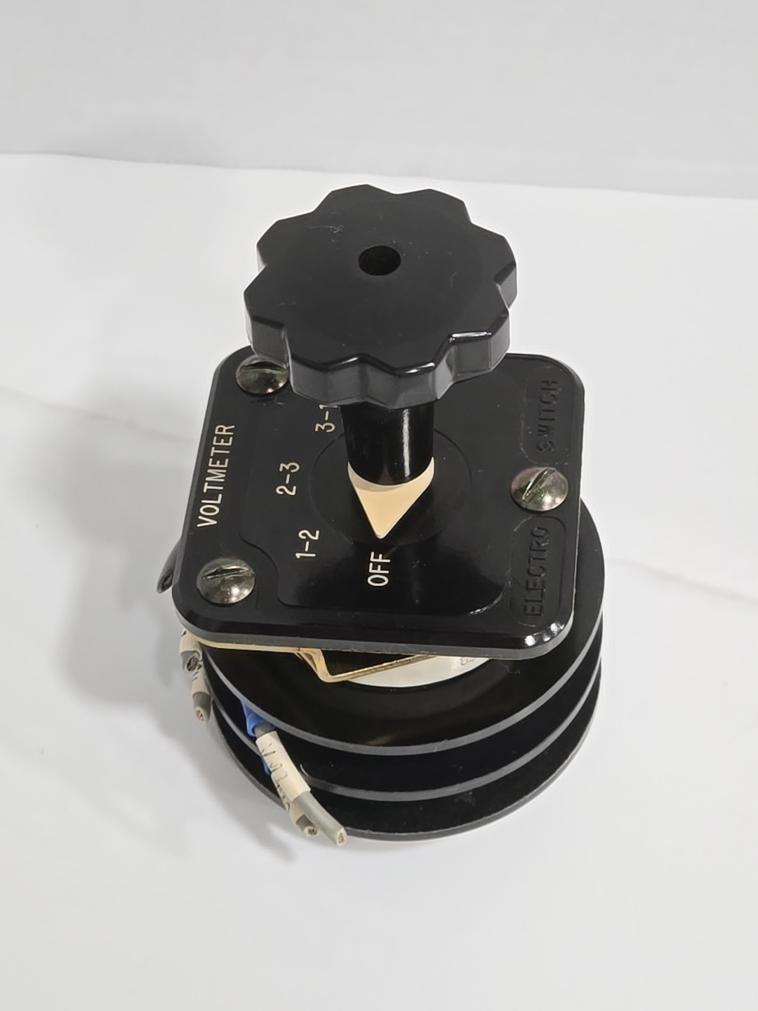 🔥 Electroswitch Voltmeter 2404C Series 24, 48 VDC Locking Relay Switch USED