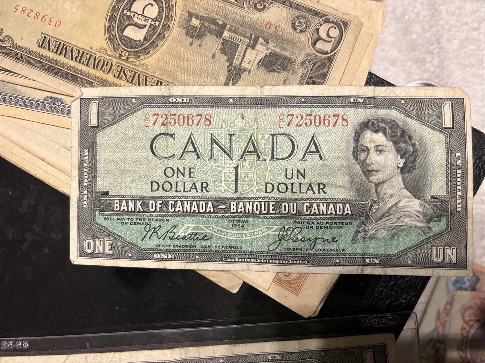 1954 CANADA PAPER MONEY - ONE DOLLAR