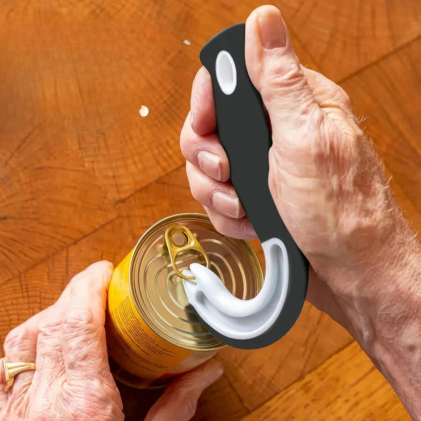 1 Piece Hook Type Can Opener Black, Easy to Grip Hook Design for Easy Opening, S