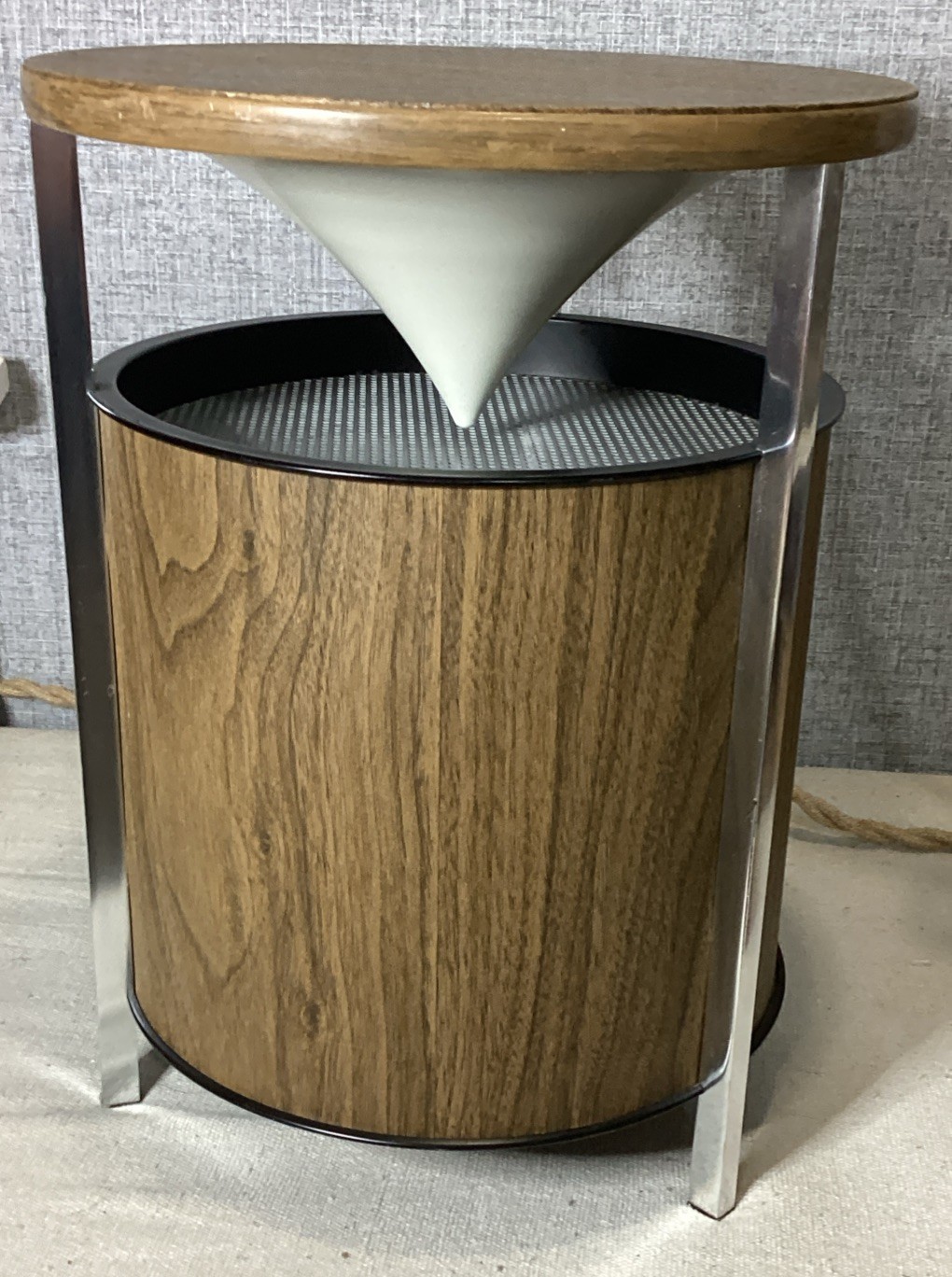 Vintage Zenith Circle of Sound Speaker -Wood Grain / Round / Retro Omni
