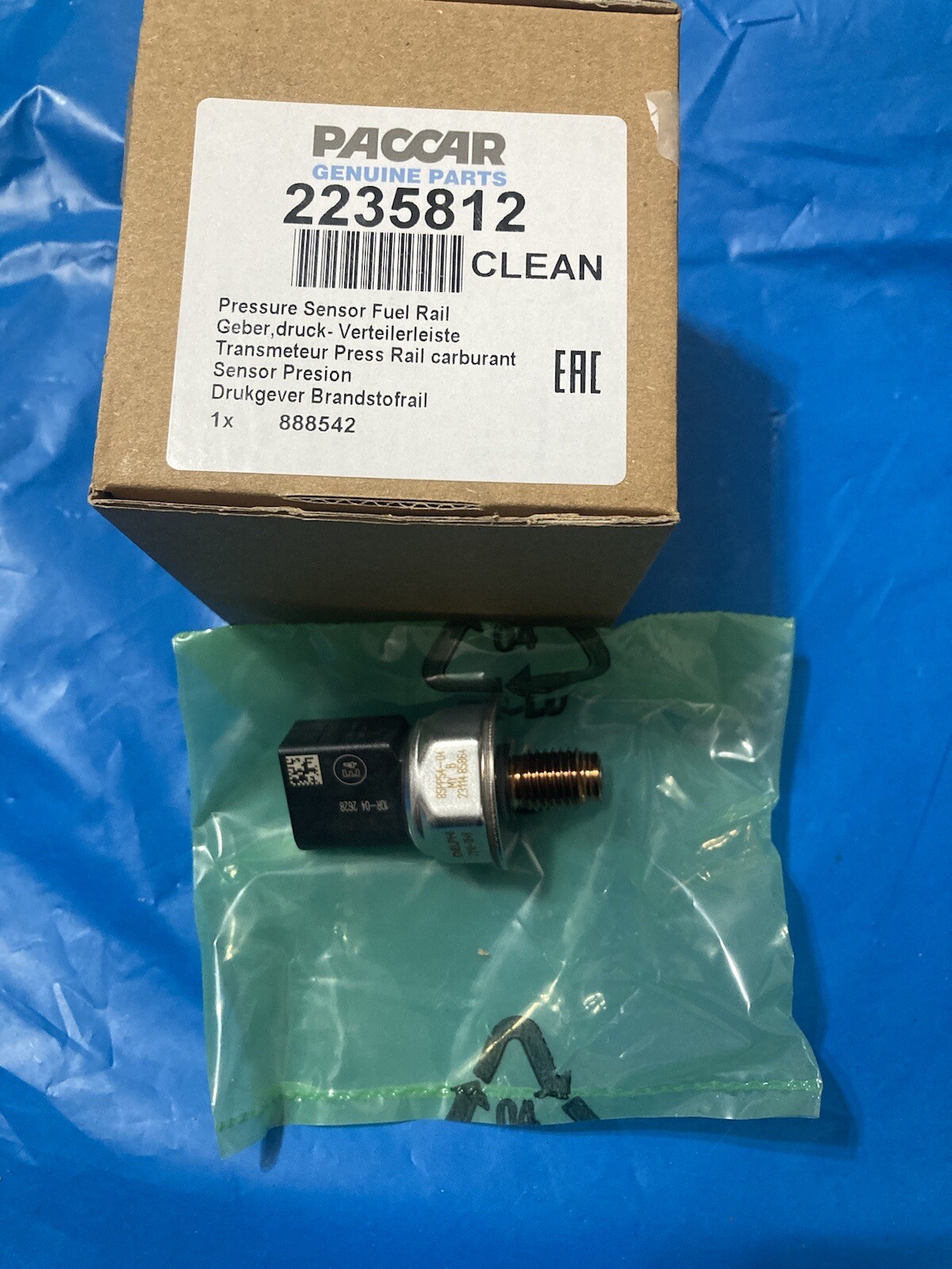 2235812 / 2235812PE GENUINE PACCAR PRESSURE SENSOR FUEL RAIL OEM - NEW